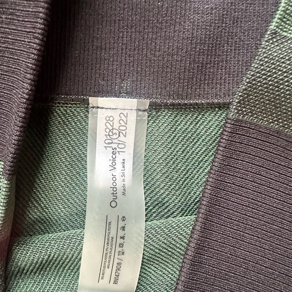 Outdoor voices set shorts size small top size large - Picture 4 of 4